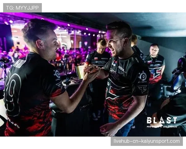 FaZe战术变化让解说都看懵 FaZe战术变化让解说都看懵